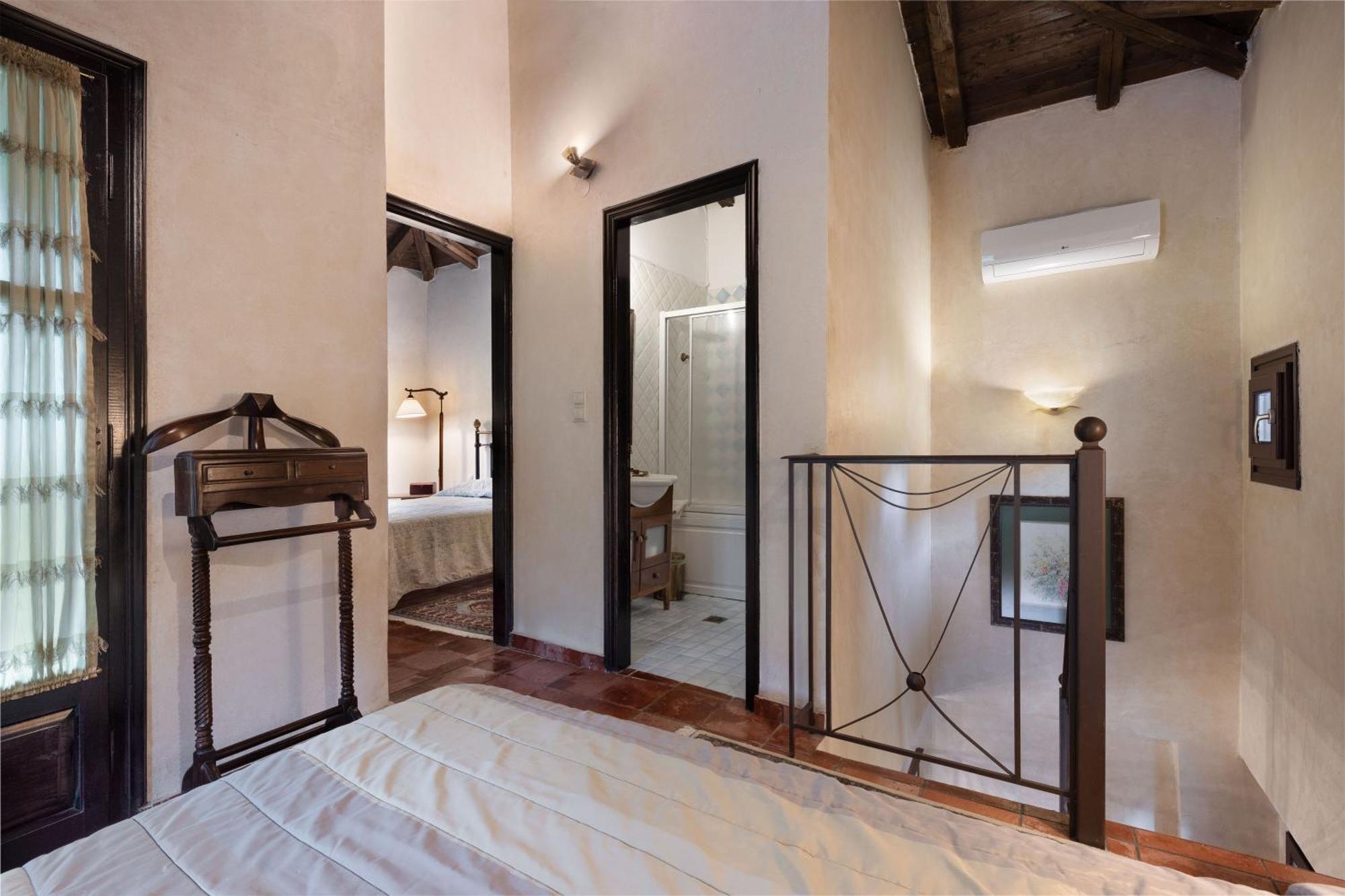 Ostra Menalon Luxury Suites Kardharás Exterior photo