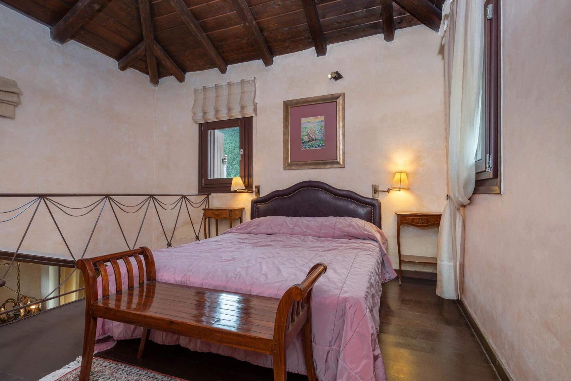 Ostra Menalon Luxury Suites Kardharás Room photo