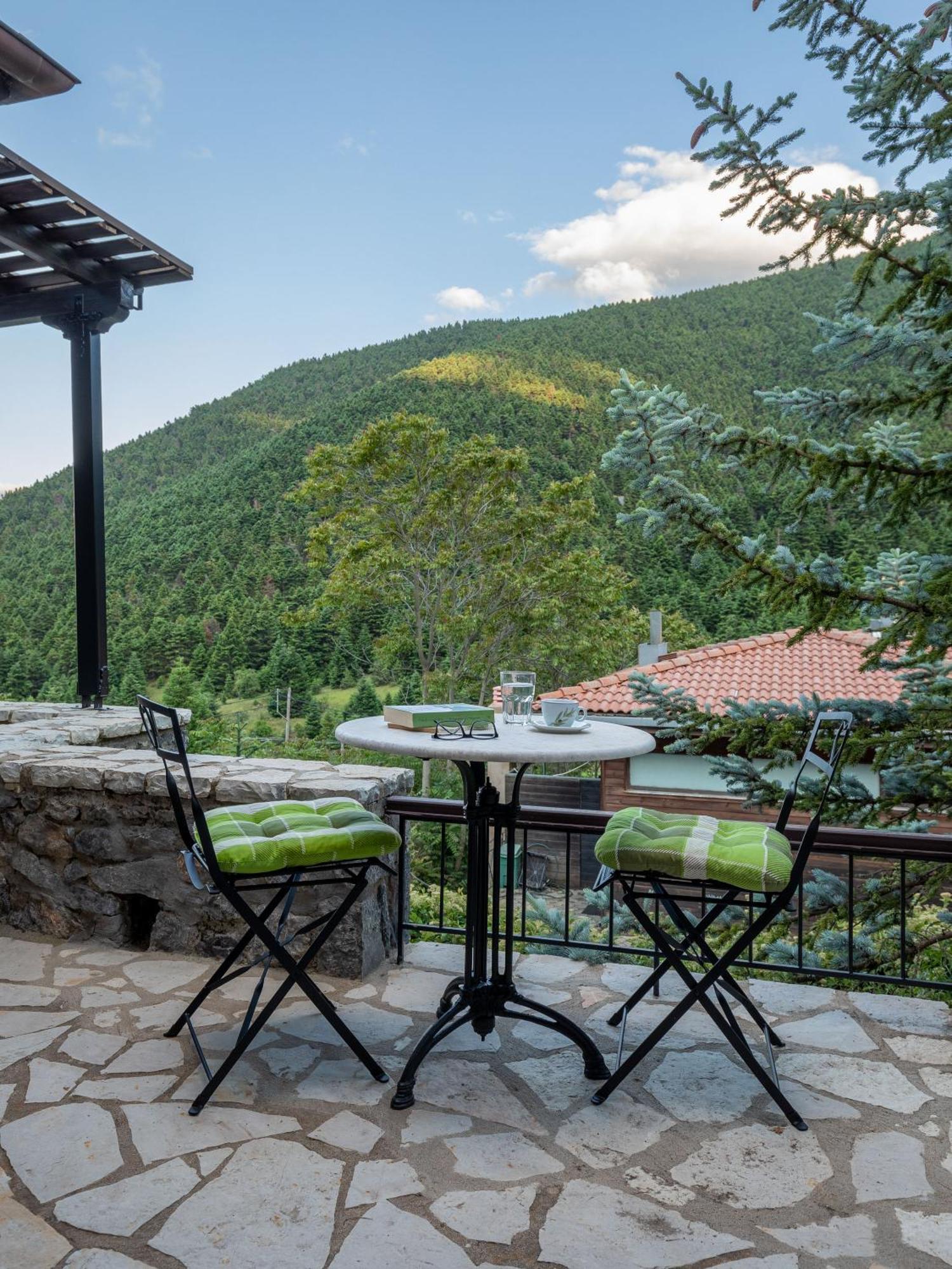 Ostra Menalon Luxury Suites Kardharás Exterior photo