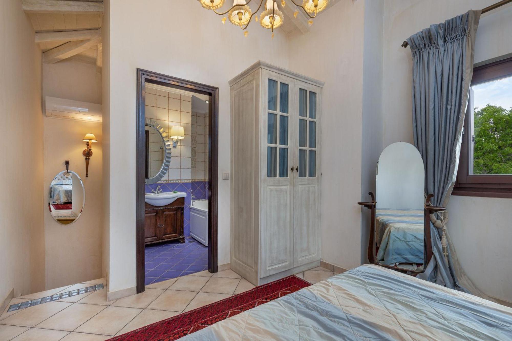 Ostra Menalon Luxury Suites Kardharás Room photo
