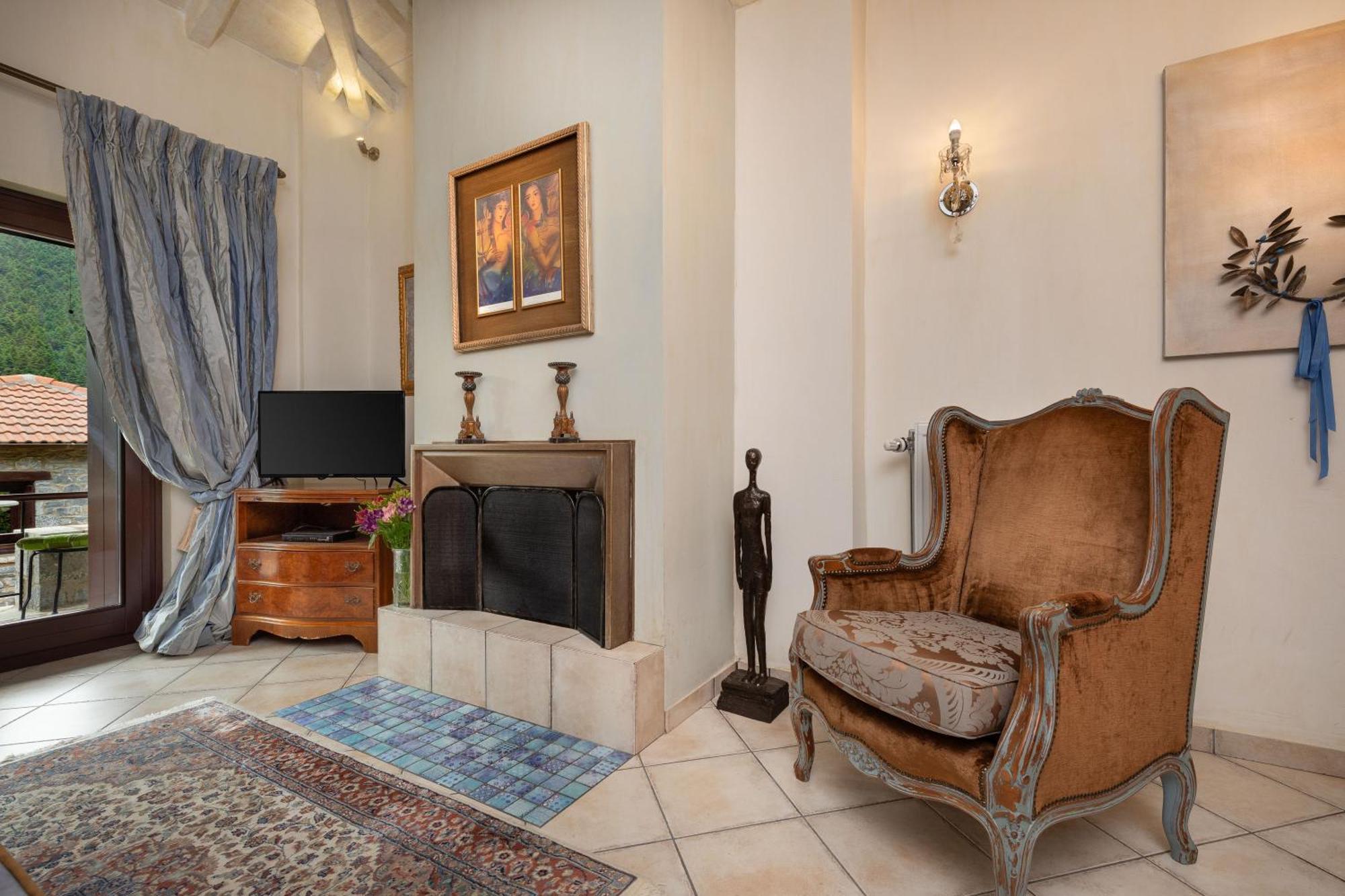 Ostra Menalon Luxury Suites Kardharás Room photo