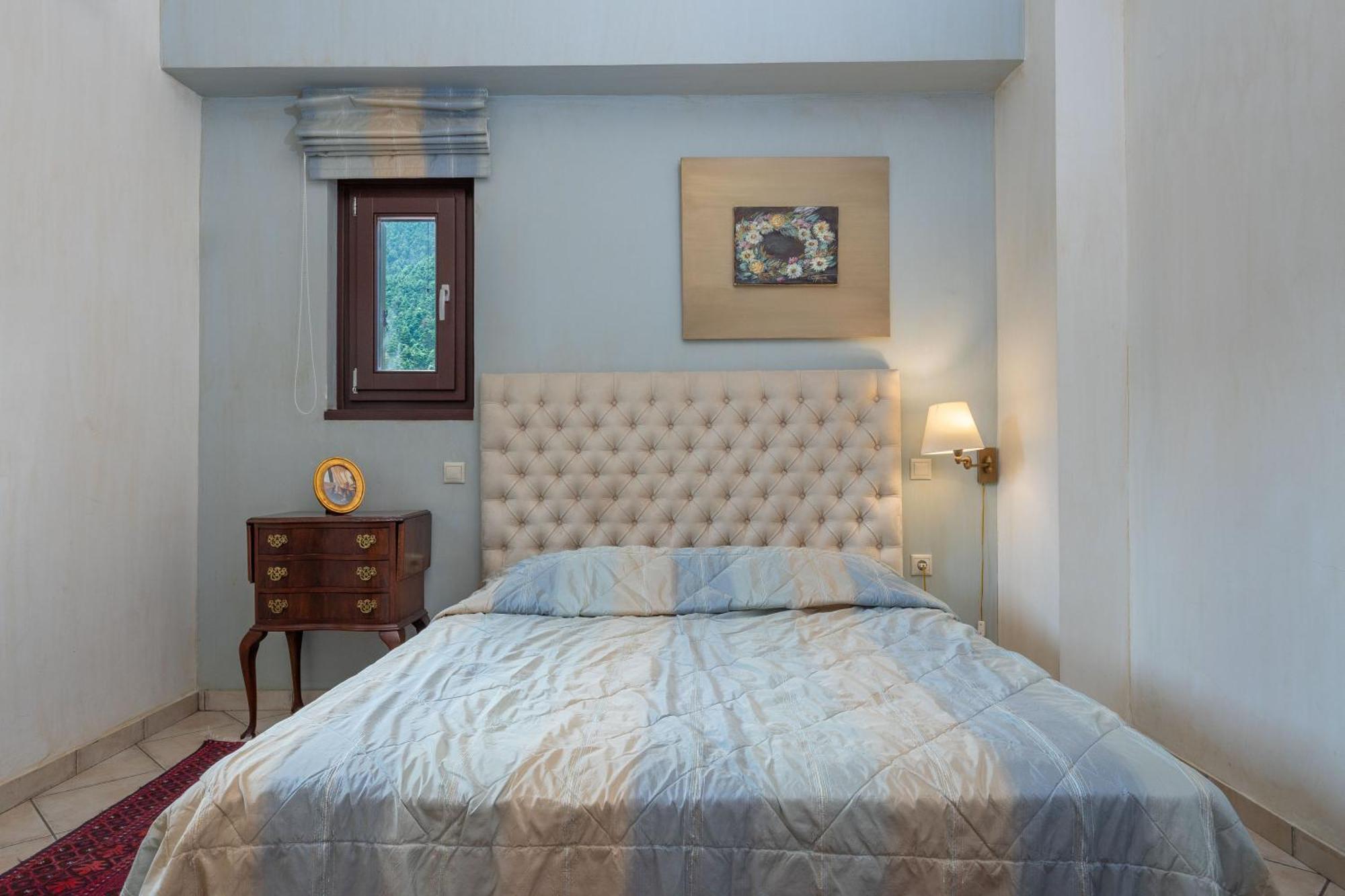 Ostra Menalon Luxury Suites Kardharás Room photo